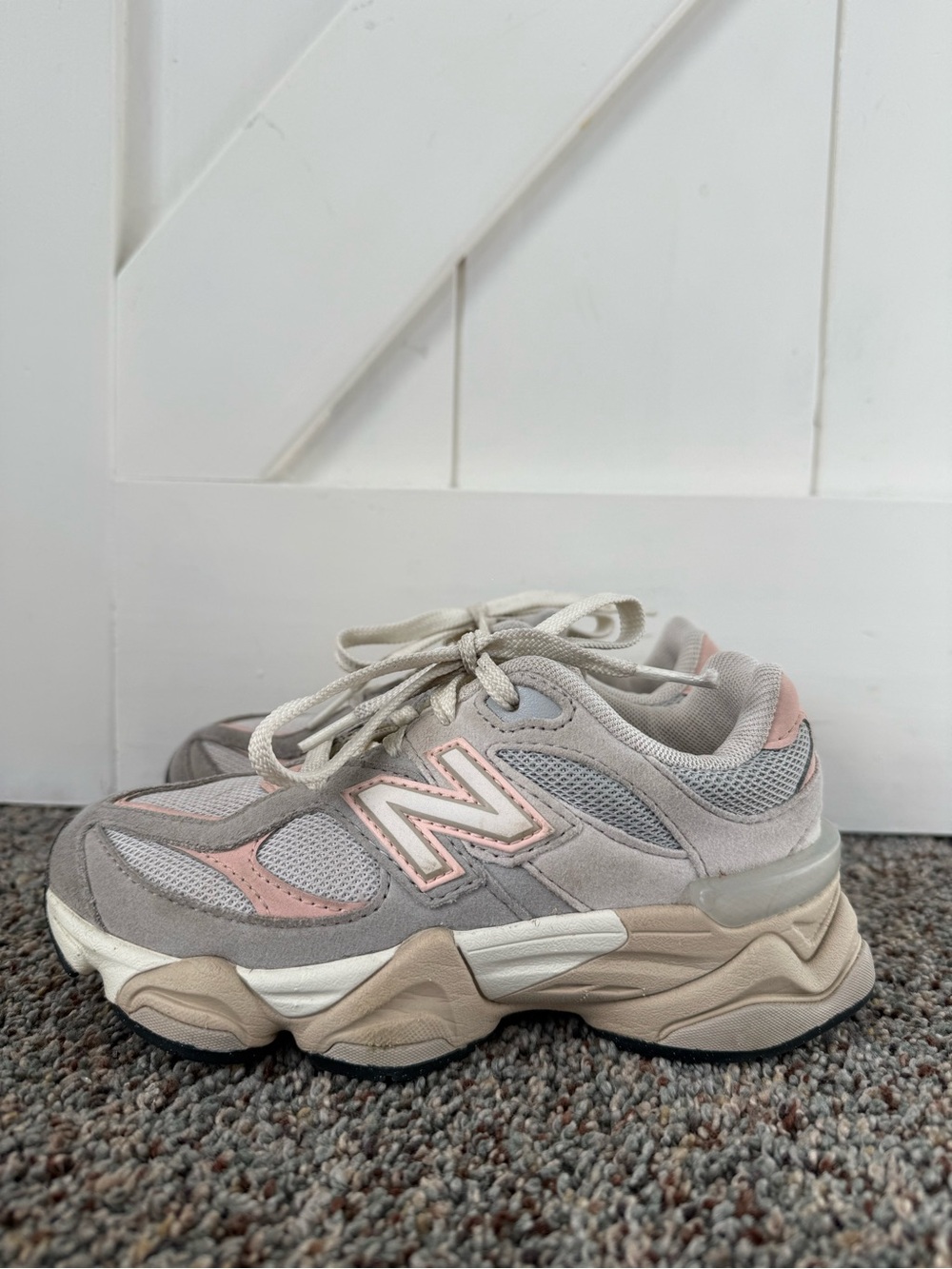 Kids New Balance 9060 Gray and Pink Athletic Sneakers Sz 12
